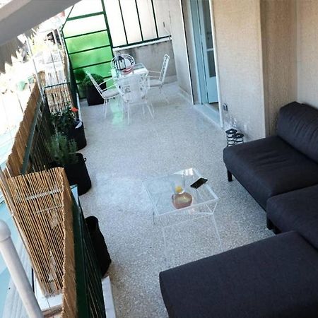 The Captains Flat On The Roof Athena Bagian luar foto